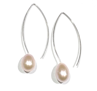 photo of Wendy Mignot Liv V Wire Pearl Drop Earring Silver-Blush