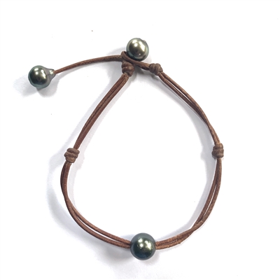 photo of Wendy Mignot Santorini Tahitian Pearl and Leather Anklet