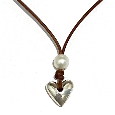 Heart & Soul Freshwater Pearl and Silver Heart Saba Necklace