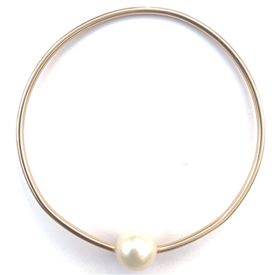 photo of Wendy Mignot Gold-Filled and Freshwater Pearl Hula Bangle White