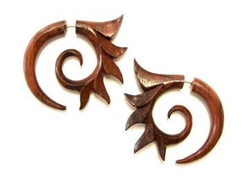 Classic spiral shape with wraping spikes made of sono wood.