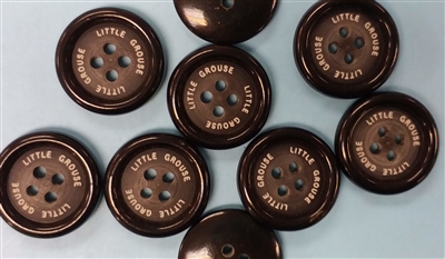 logo-engraved suit buttons