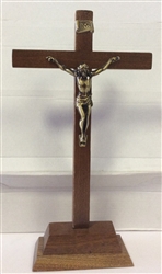 Wooden crucifix with base (21cm)