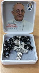 Square box with rosary beads ( Pope Francis)