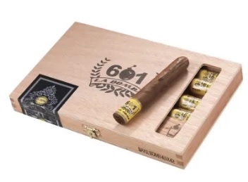 This is a full flavor cigar from Nicaragua, Nicaraguan binder and filler and a Nicaraguan Habano Oscuro wrapper with a bright yellow cigar band