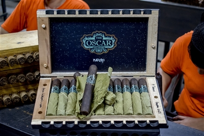 The Oscar Maduro Toro (Single Stick)