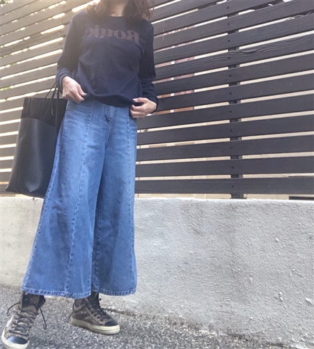 Acne Jeans (S/M) (will ship within 1~2 weeks)