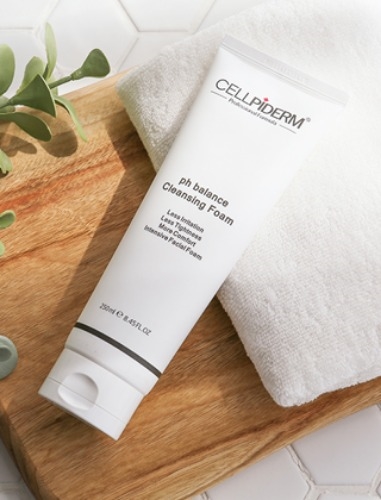 CELLPIDERM PH BALANCE CLEANSING FOAM 250ML