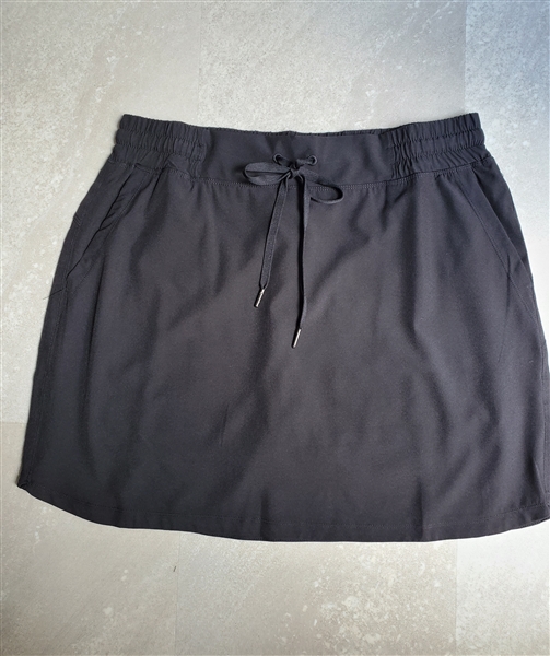 Elastic Drawstring Black Skort with Pockets