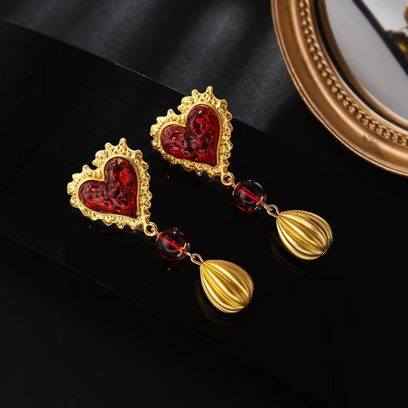 Baroque Heart Alloy Resin Earrings E7110