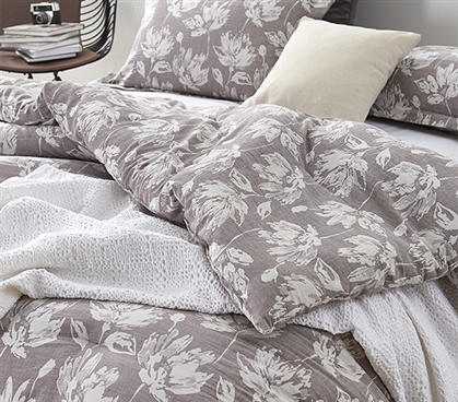 Beautiful XL Twin Bedding Decor Dark Plum Watercolor Blossom 100% Yarn Dyed Cotton College Comforter