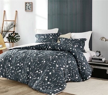 College Girls Dorm Bedding Neutral Dark Floral Print Twin XL Blanket Botanical Pattern