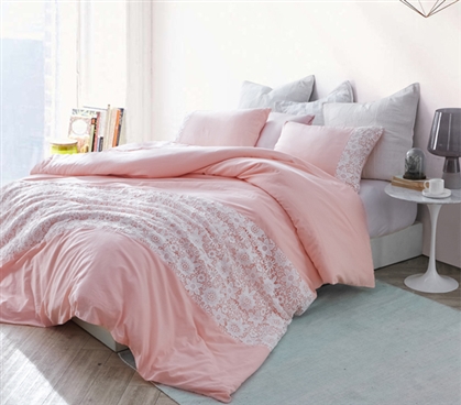 Beautiful College Decor Idea Pretty Pink Rose Quartz White Lace College Duvet Cover for Dorm Bed