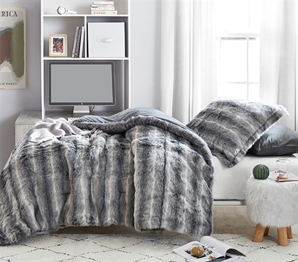 Gray Faux Fur Pattern Dorm Comforter Set with Matching Pillow Sham Set Twin XL Bedding Essentials