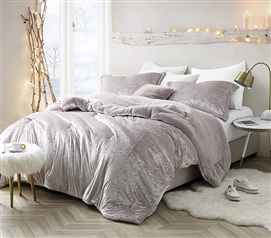 Pink College Bedding Set for Sorority Velvet College Comforter Set With Matching Pillow Sham