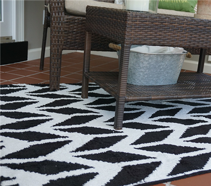 Broken Arrow Rug - Black & White