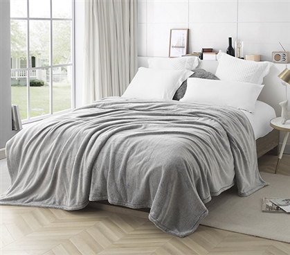 Gray College Bedspread Neutral Dorm Decor Ideas Neutral Twin XL Blanket Dorm Bedding Essentials