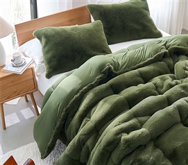 Cozy College Comforter Set Green Dorm Bedding Faux Fur Twin XL Blanket Extra Long