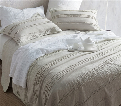 Beige Twin XL Blanket Microfiber Quilted Blanket Microfiber Dorm Bedspreads Twin Extra Long Quilt Size