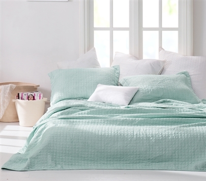 Wrinkle Full Quilt - Hint of Mint Stone Washed - Oversized Full XL
