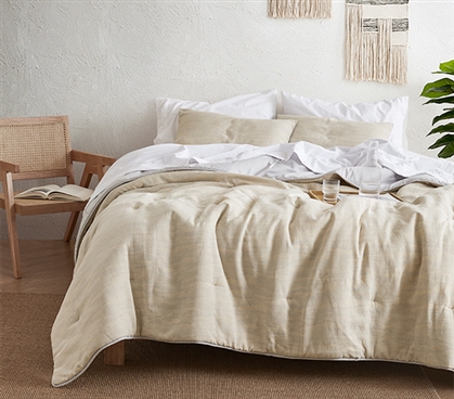 Terra Ã© Pais - Stone Sunset Queen Comforter - Crepe Gray