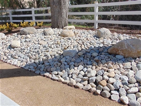 Sierra Granite River Cobble and Pebbles 4"