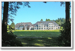 <span style="font-weight: bold;"><span style="text-decoration: underline; color: rgb(0, 89, 156);">Foeldi Clinic, Hinterzarten, Germany </span></span>