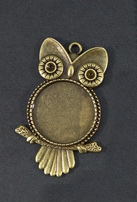 Antique Brass Round 25mm Owl Pendant Bezel - 1pc