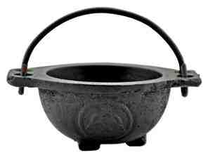 Triquetra Cast Iron Cauldron