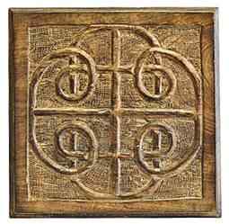 WHN11<br><br> CELTIC HAND CARVED WD WALL HANGING 12"X12"