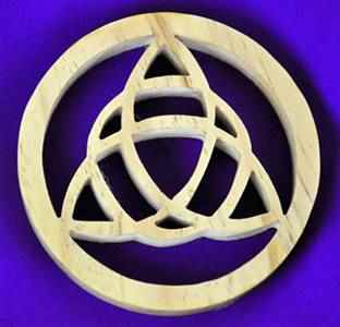 Pinewood Triquetra Altar Tile