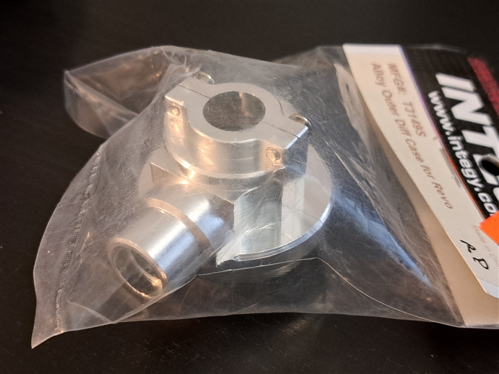 Integy T3149 Integy Aluminum Outer Diff Case (Blue): Revo 3.3, E-Revo, Slayer
