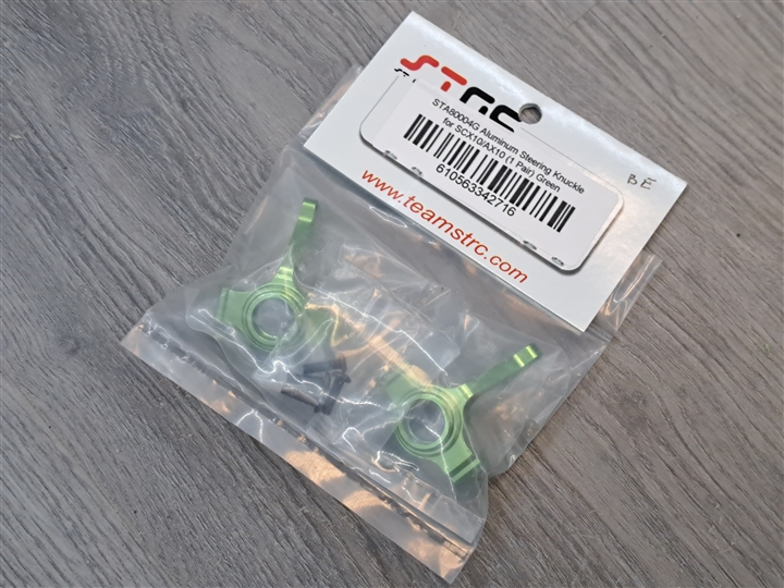 STRC - STA80004G Aluminum steering knuckle for SCX10/AX10 (1 pair) Green