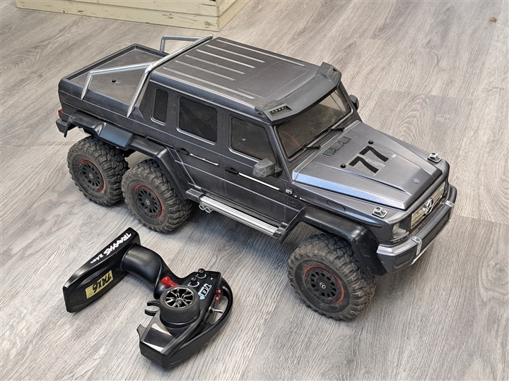 USED Traxxas 880964 Mercedes-Benz G 63 AMG TRX4 6x6 1/10 Crawler - Silver