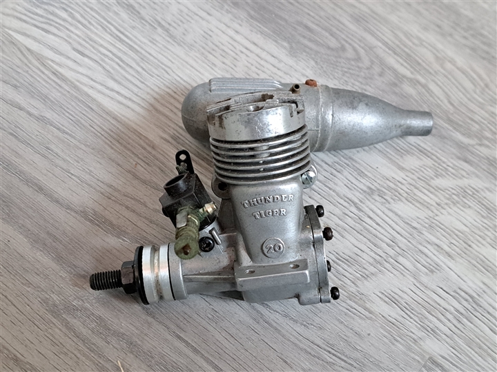 Used Vintage Thunder Tiger 20 R/C Engine w/Box