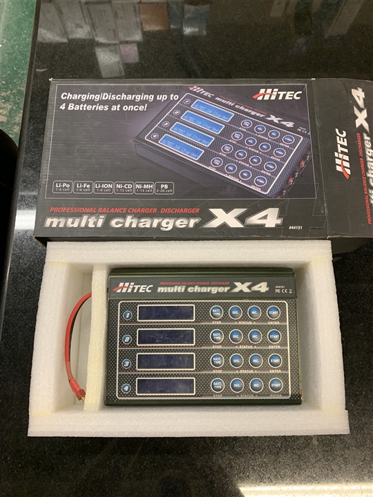 USED X4 Multi Charger, DC 11-15V