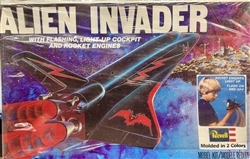 REVELL 1/144 Alien Invader with flashing, light up