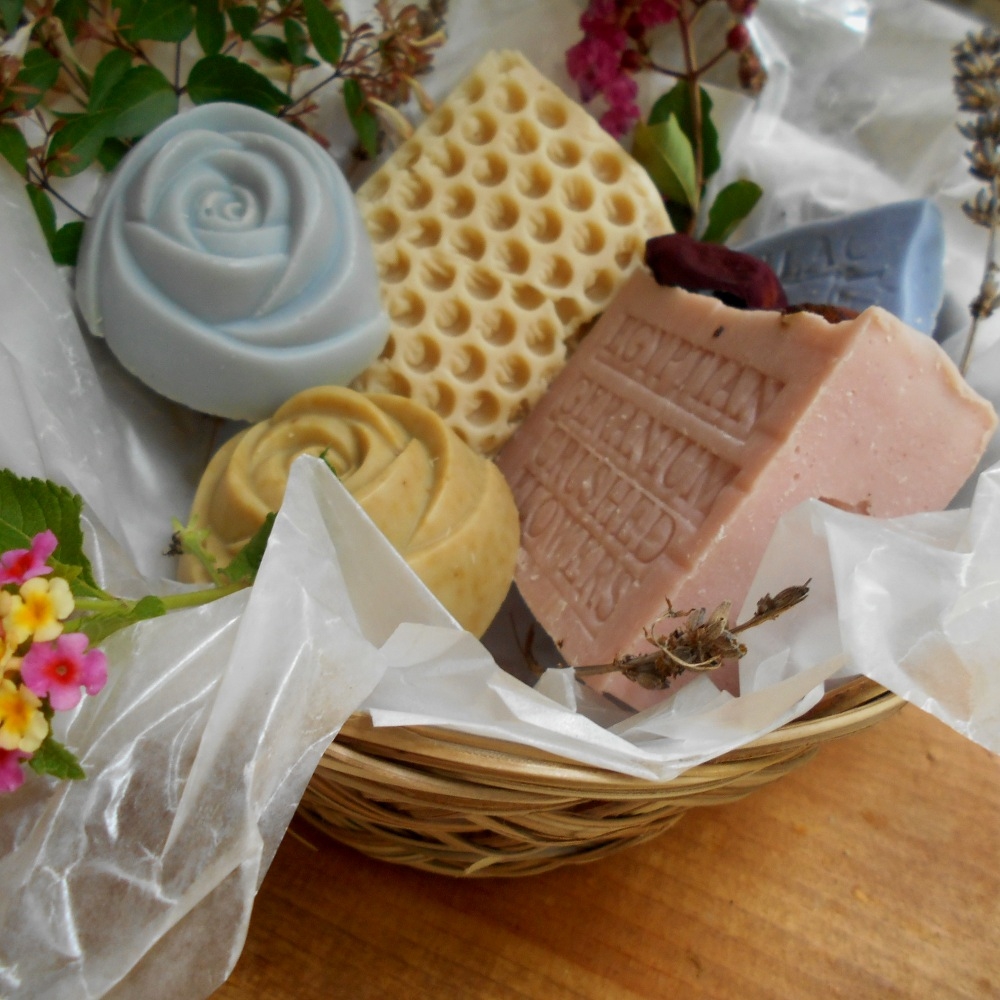 Natural Artisan Handmade Gift Basket Bar Soap Set
