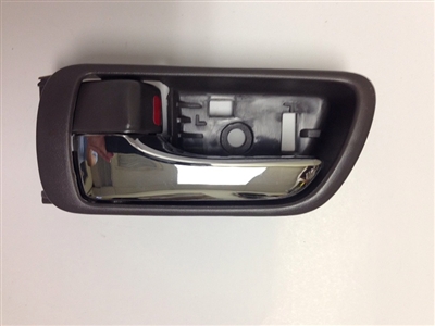 02-06 Camry Interior Door Handle LH - Chrome/Gray