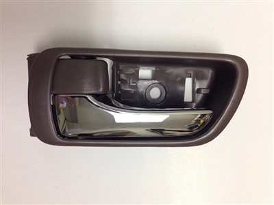 02-06 Camry Interior Door Handle LH - Chrome/Brown