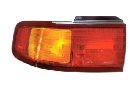 1995-1996 TOYOTA CAMRY TAIL LAMP 2/4 DOOR LH (DRIVER)