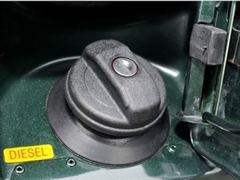 DA1227 - Locking Fuel Cap for Discovery 2 - Prevent Easy Access to your Discovery Fuel Tank