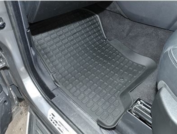 DA4802 - Heavy Duty Land Rover Rubber Black Rubber Mat Set - For Discovery 3 & 4 - Right Hand Drive - With Lipped-Edge