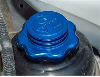 DA8894 - Blue Anodised Power Steering Reservoir Cap for Defender - Fits all Years - For Extreme Competition Land Rovers