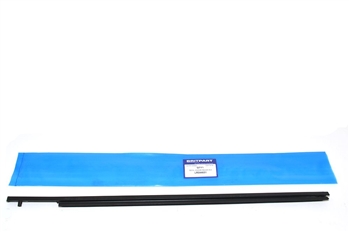 LR044651 - Window Waist Seal for Discovery 3 and 4 - Right Hand Rear Seal - Replaces Unsightly Bubbled Seal