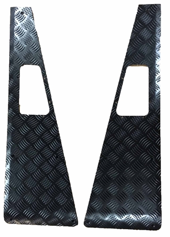 LR184B-3 - 3mm Black Wing Top Chequer Plate for Defender 83-16