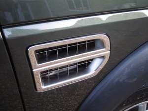 LR3V543 - Side Vent Cover In Stainless Steel for Discovery 3