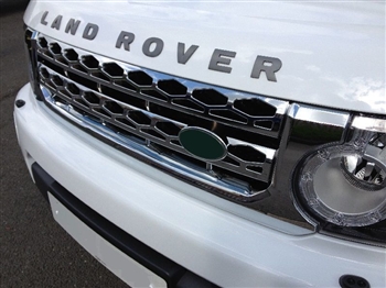 LR4G612 - Front Grille In Full Chrome - Fits up to 2014 (Doesn't fit Facelift Vehicles) - CLEARANCE For Discovery 4