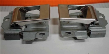 LRC1522 - Fits Defender Aluminium Interior Door Handles - Comes as a Set of Two For Either Front or Rear Side Doors - Upgrade on Standard Handles