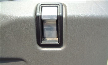 LRC1538 - Aluminium Trim Door Push Button Pegs For Land Rover Defender - Comes as a Pair For Two Doors